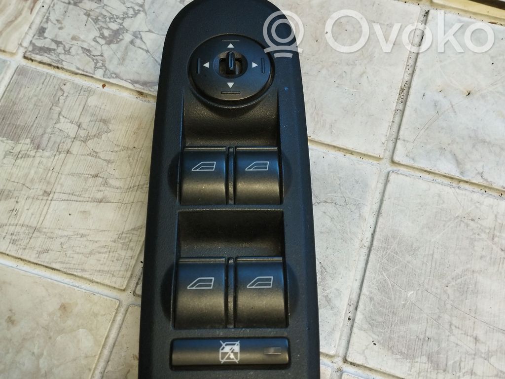 Electric window control switch   6M2T14A132AE