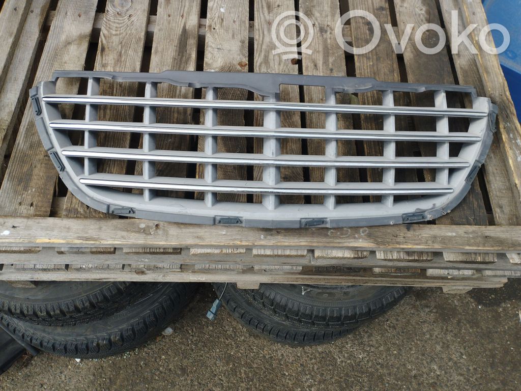 Chrysler Pacifica Front bumper upper radiator grill 