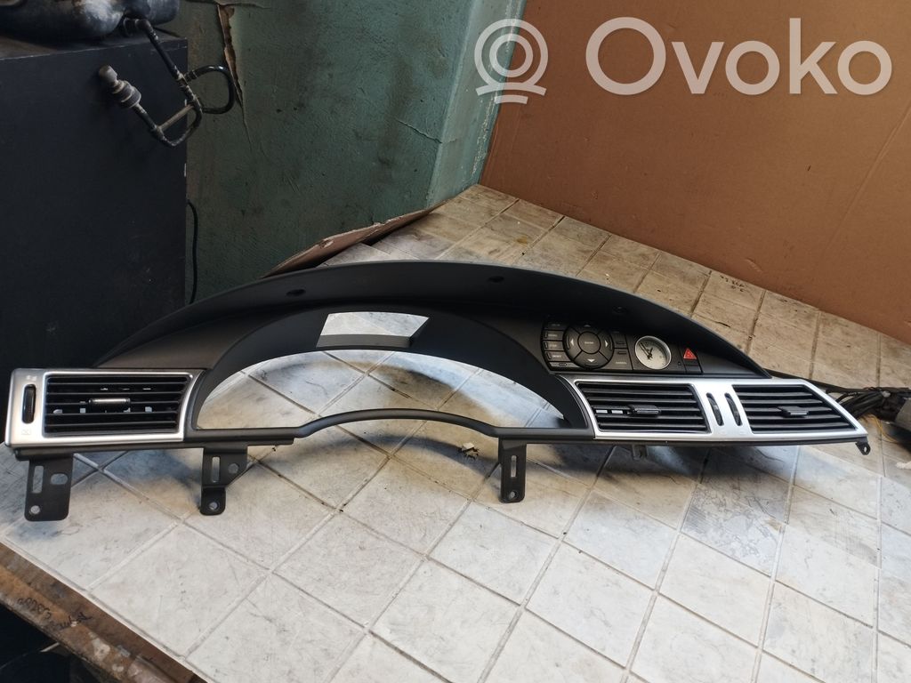 Chrysler Pacifica Dashboard center trim panel 