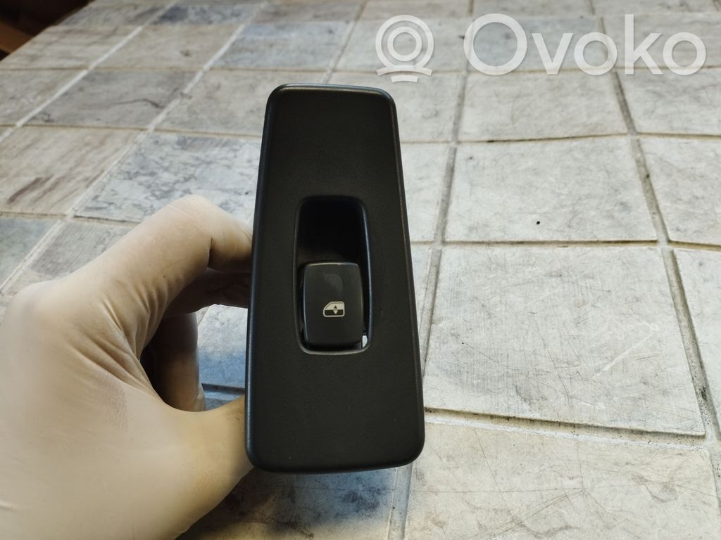 Chrysler Pacifica Electric window control switch 