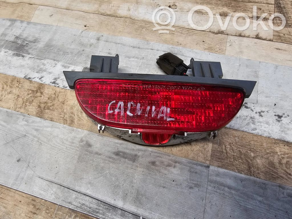 KIA Carnival Third/center stoplight 