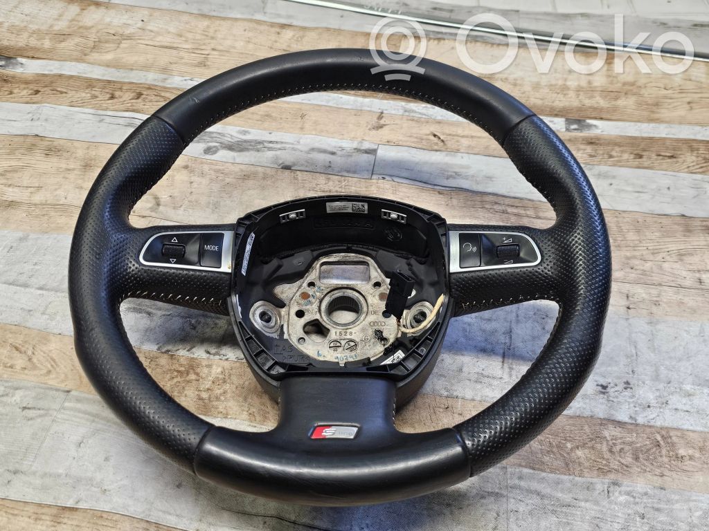 Audi A5 8T 8F Ohjauspyörä 