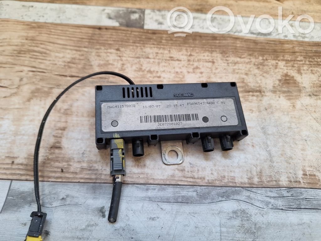 Peugeot 407 Antenos stiprintuvas 