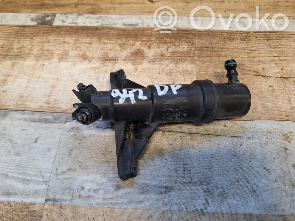 Buse de lave-phares   230608,0825