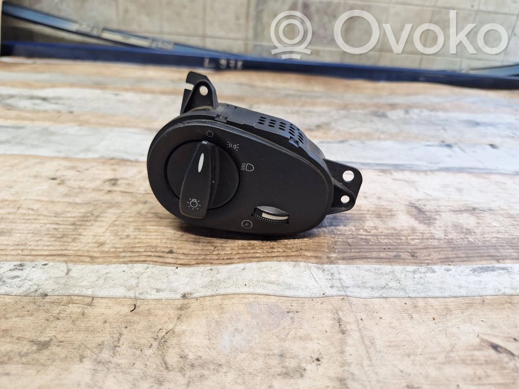 Ford Focus Light switch 