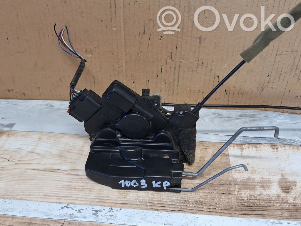 Mazda 5 Front door lock 