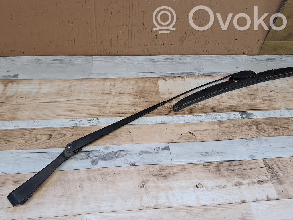 Ford Focus Front wiper blade arm 