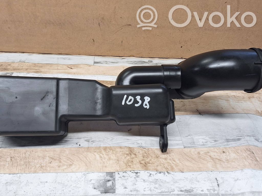 Mazda Premacy Oro paėmimo kanalo detalė (-ės) 