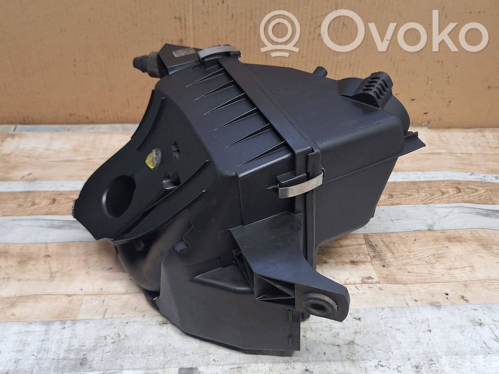 Audi A6 S6 C5 4B Air filter box 