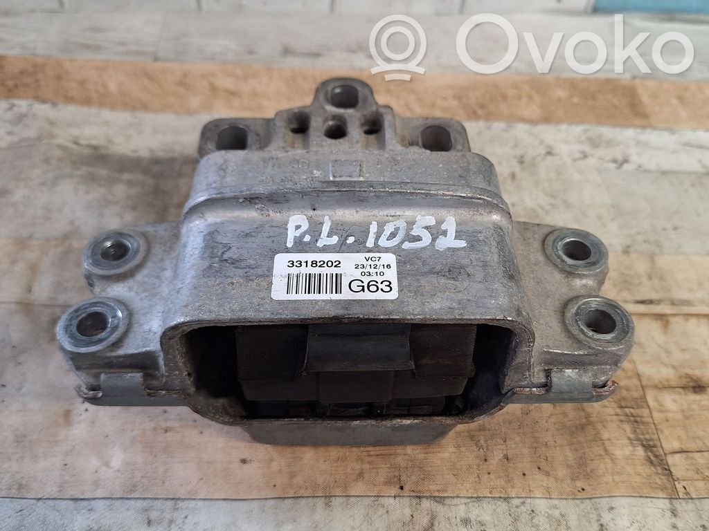 Volkswagen Golf VI Engine mount bracket 