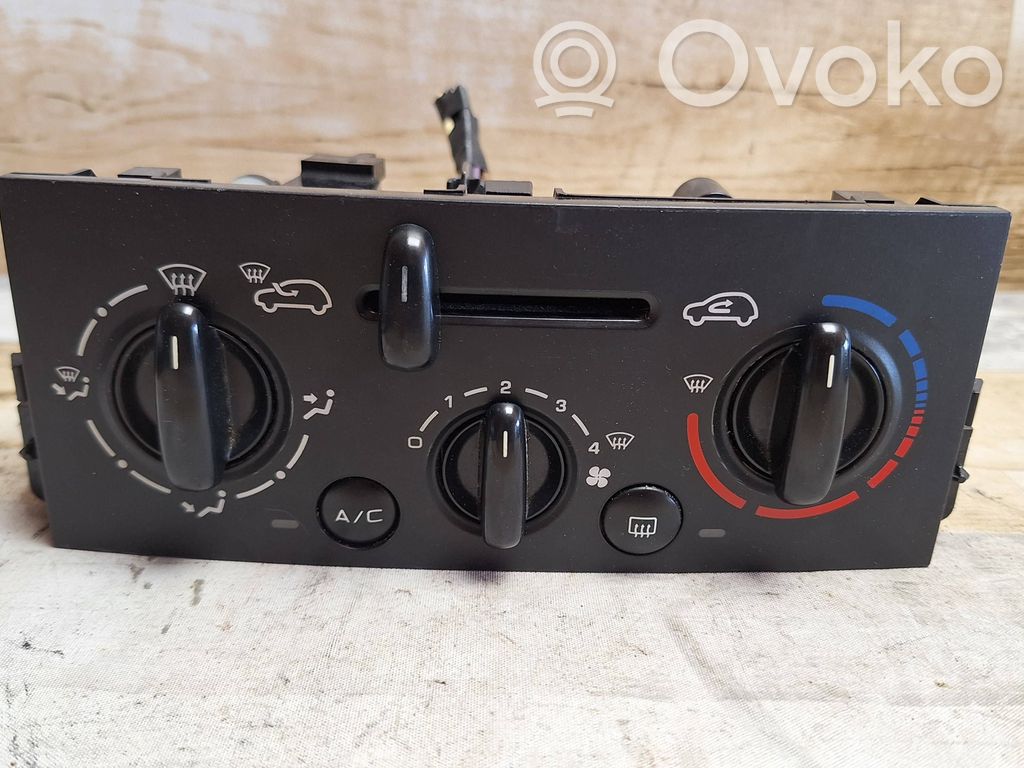 Peugeot 207 Climate control unit 