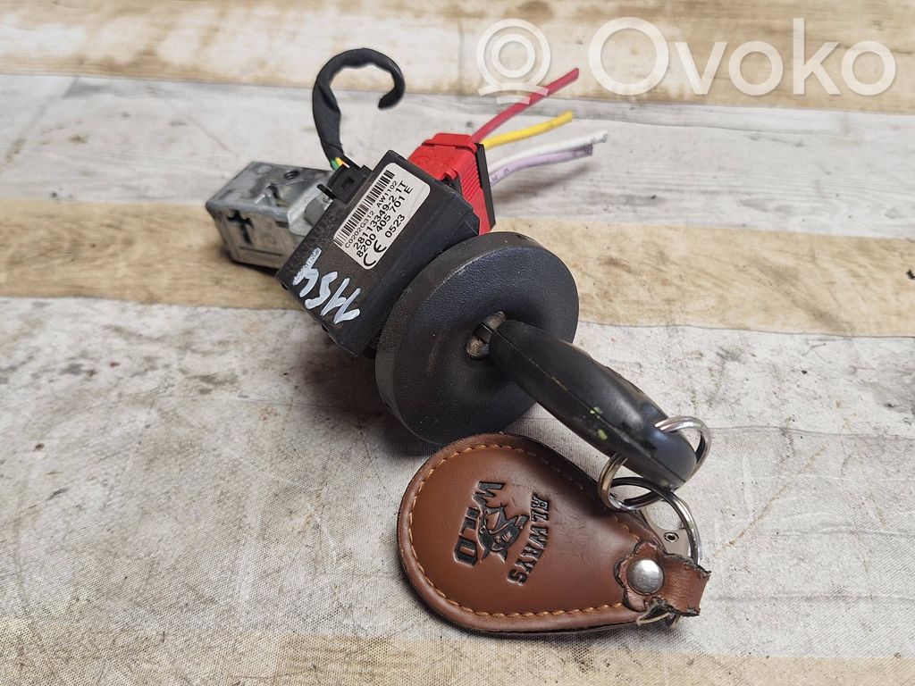 Renault Twingo II Užvedimo spynelė 