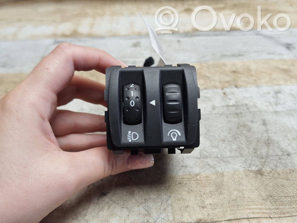 Renault Twingo II Headlight level height control switch 