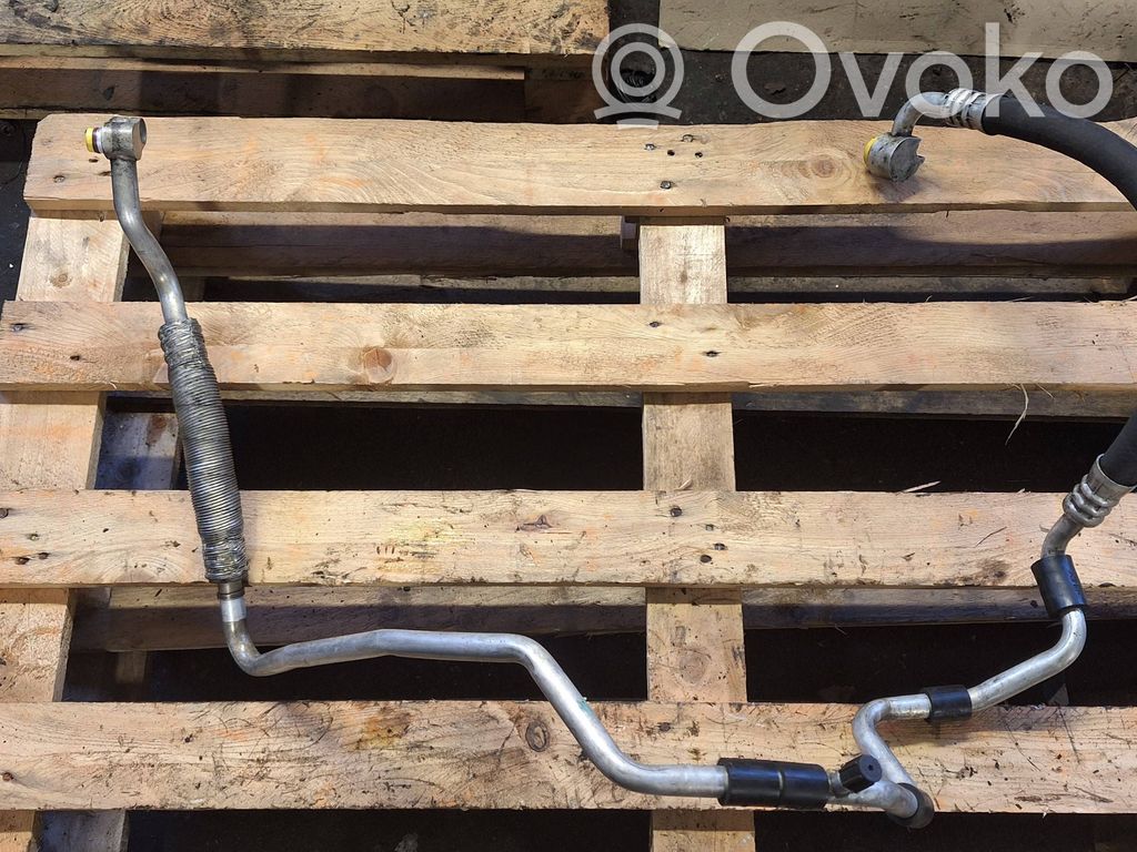 Volkswagen Touran I Air conditioning (A/C) pipe/hose 