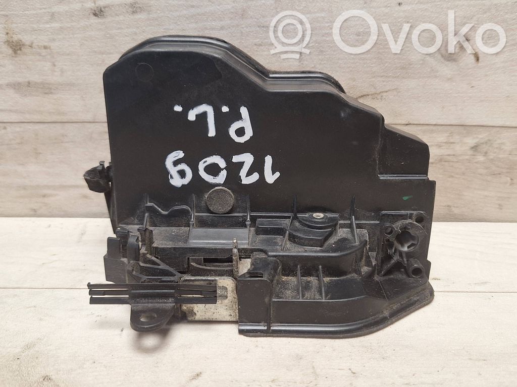 BMW 1 E81 E87 Front door lock 