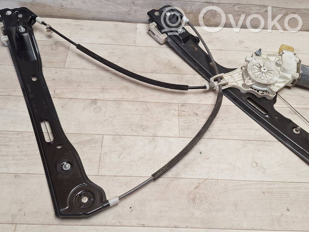 BMW 1 E81 E87 Front door window regulator with motor 