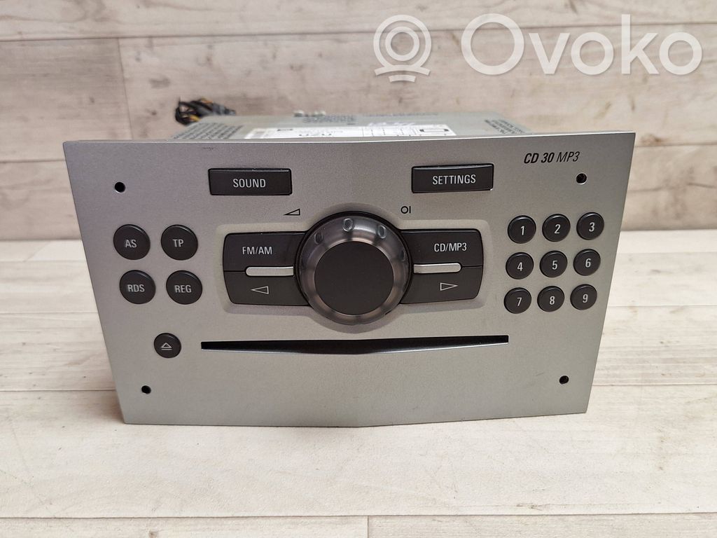 Opel Corsa D Panel / Radioodtwarzacz CD/DVD/GPS 