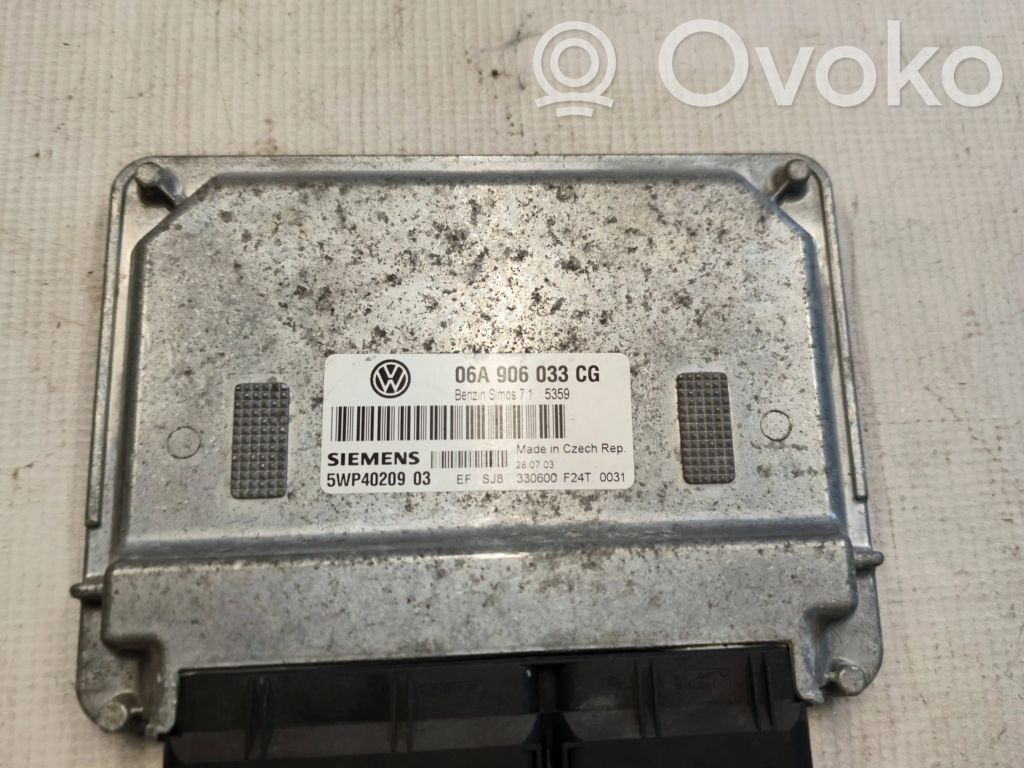 Volkswagen Touran I Engine control unit/module 