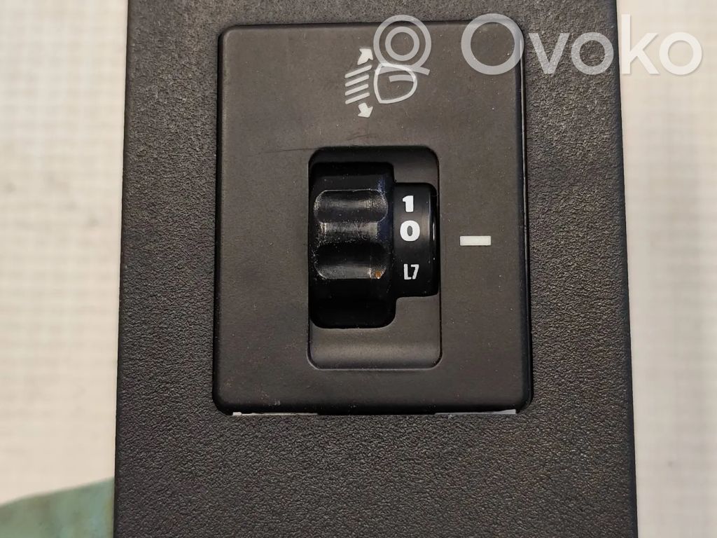 Hyundai Galloper Headlight level height control switch 