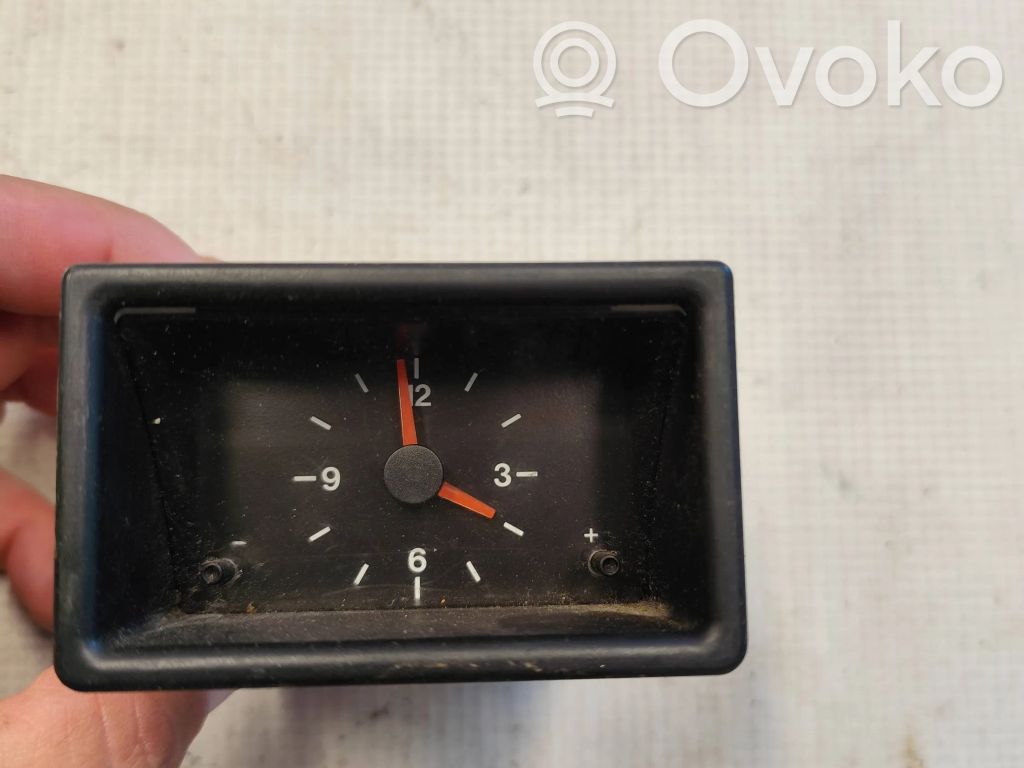 Volvo 440 Clock 