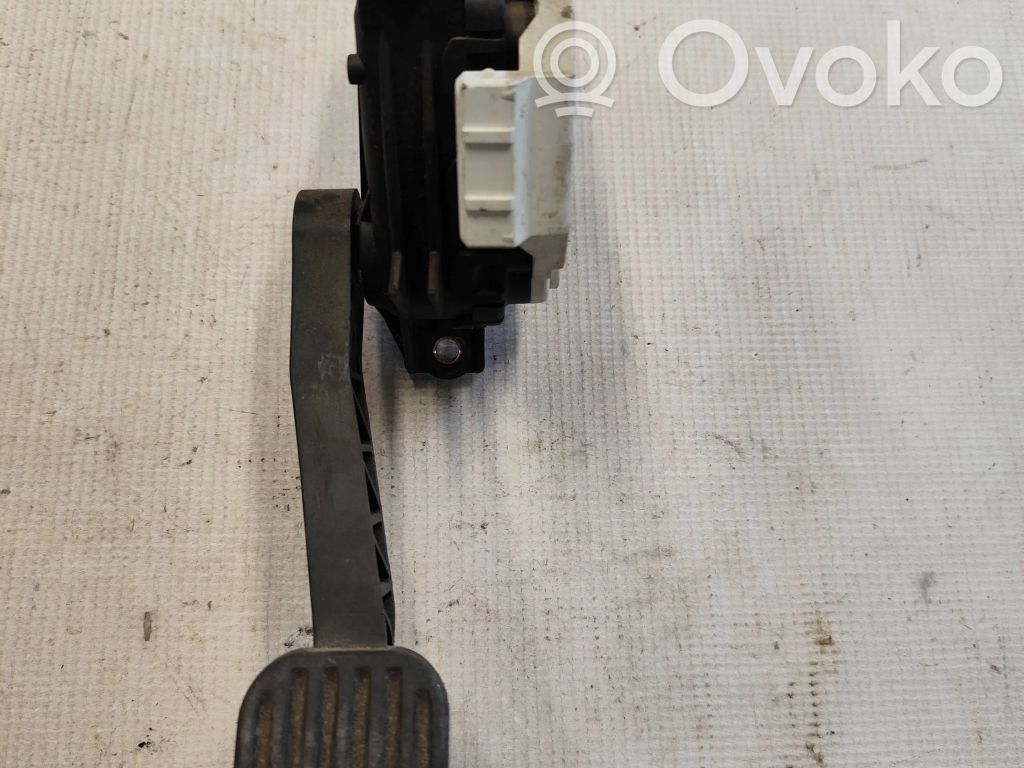 Volvo S70  V70  V70 XC Accelerator throttle pedal 
