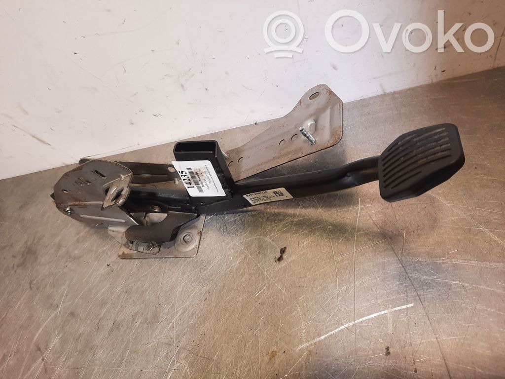 Ford Focus ST Akseleratora elektriskais regulators (pedālis) 