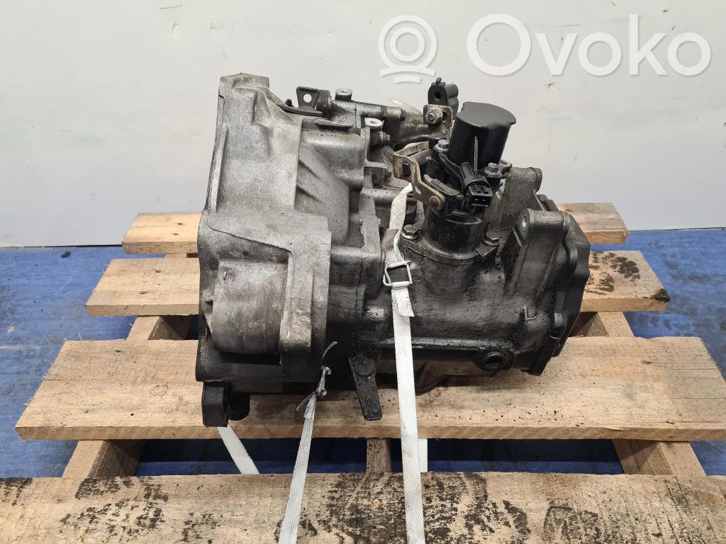 Volkswagen PASSAT B3 Mechaninė 6 pavarų dėžė 