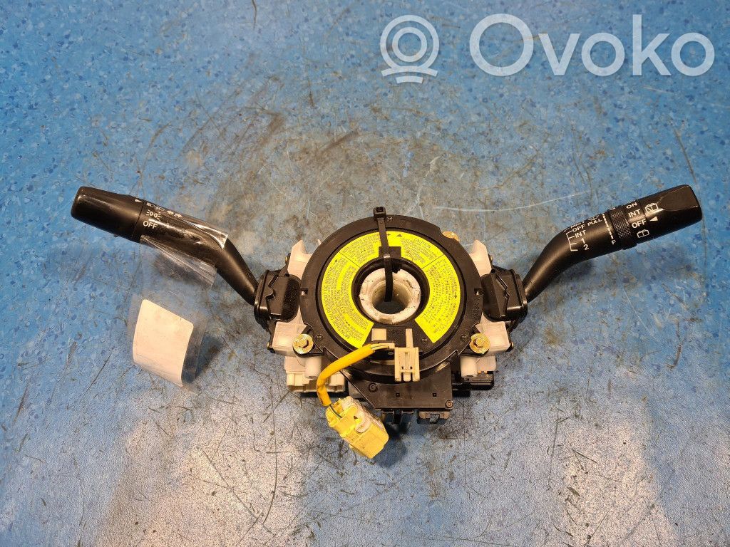 Ford Escape I Autres commutateurs / boutons / leviers 