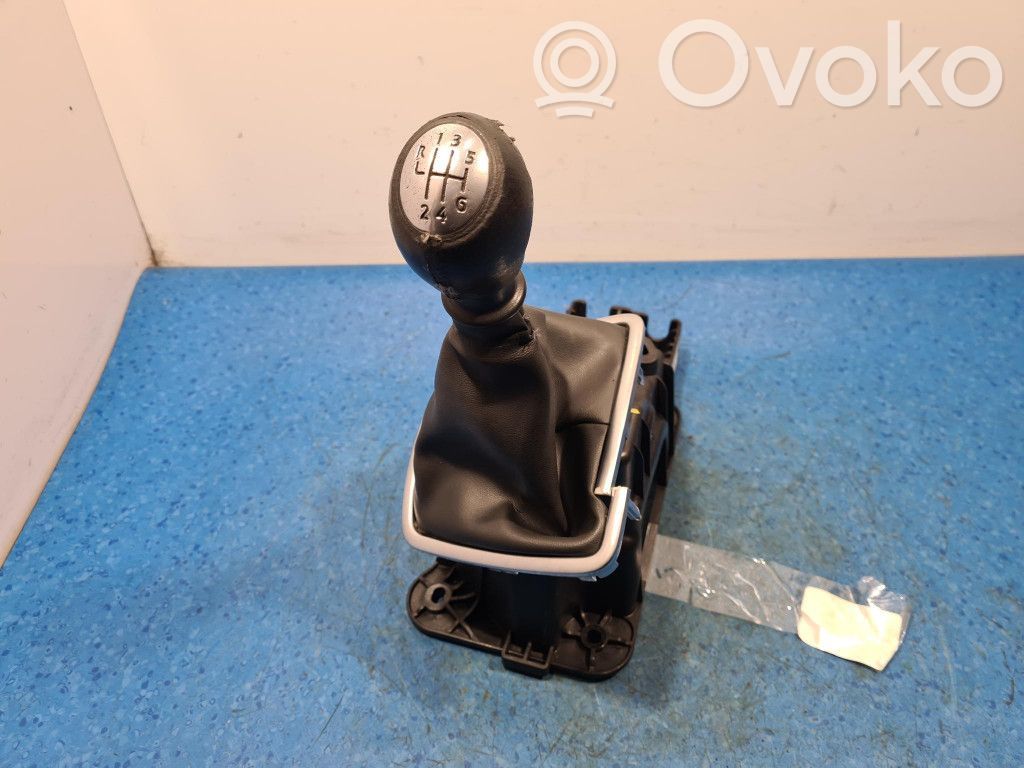 Renault Laguna III Gear selector/shifter in gearbox 