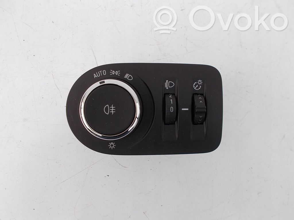 Opel Corsa F Light switch 