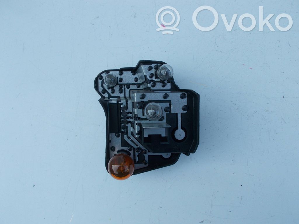 BMW 3 E92 E93 Aizmugures spuldzes vāka turētājs 