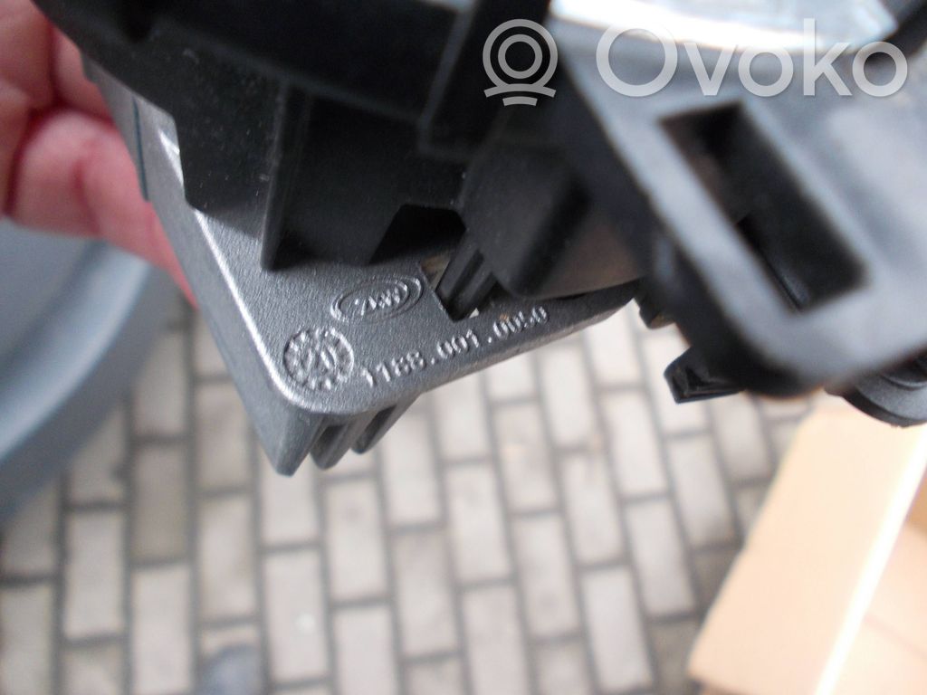 Land Rover Defender Etusumuvalo 