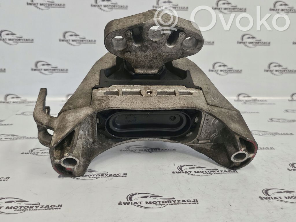Opel Zafira C Engine mount bracket 