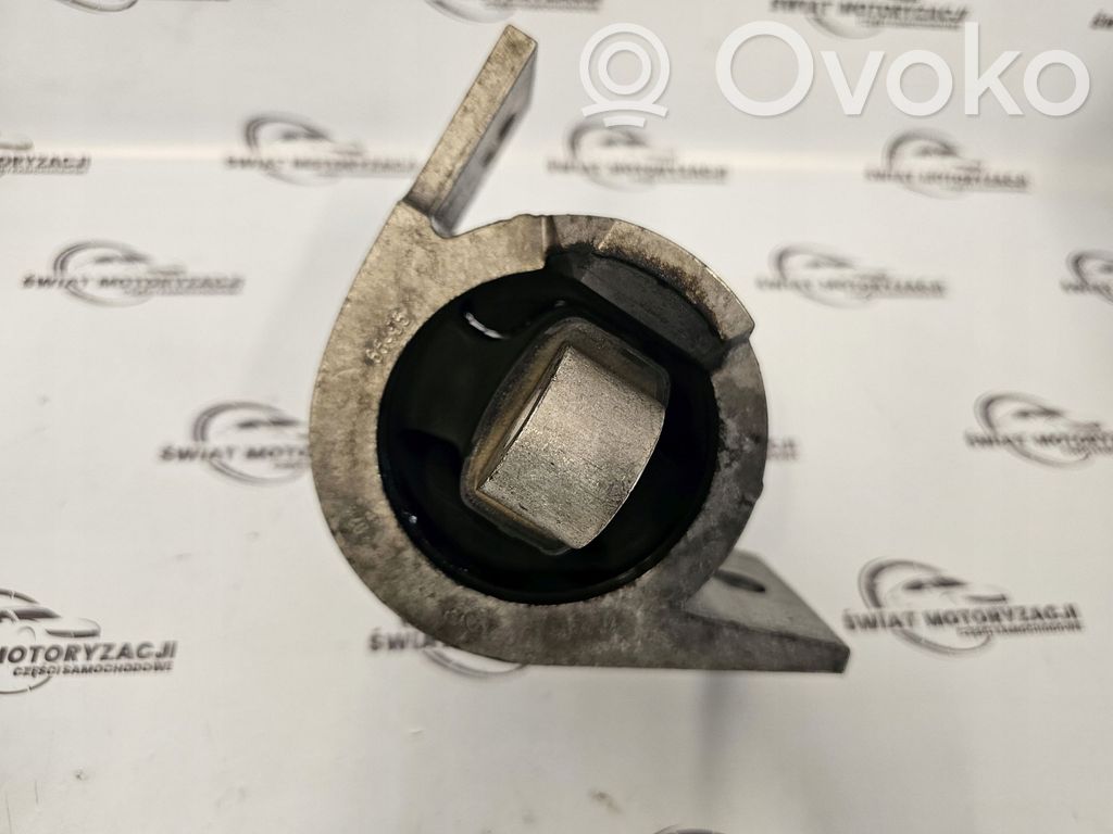 Engine mount bracket   207KM,SJ103