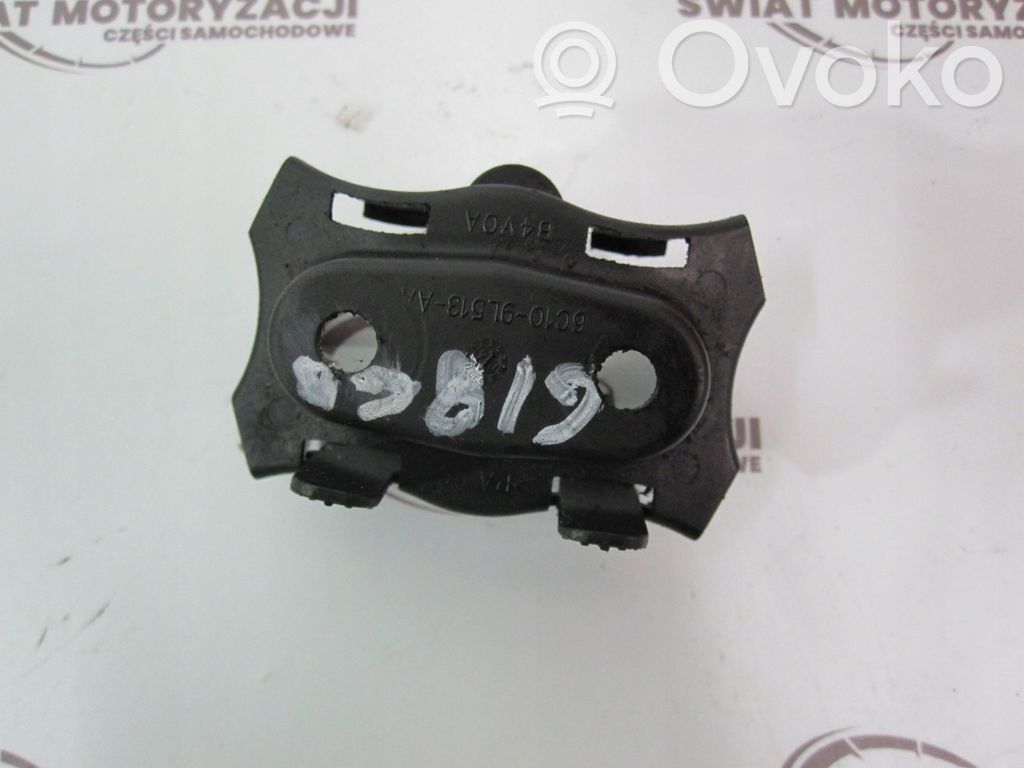 Ford Transit Fuel Injector clamp holder 