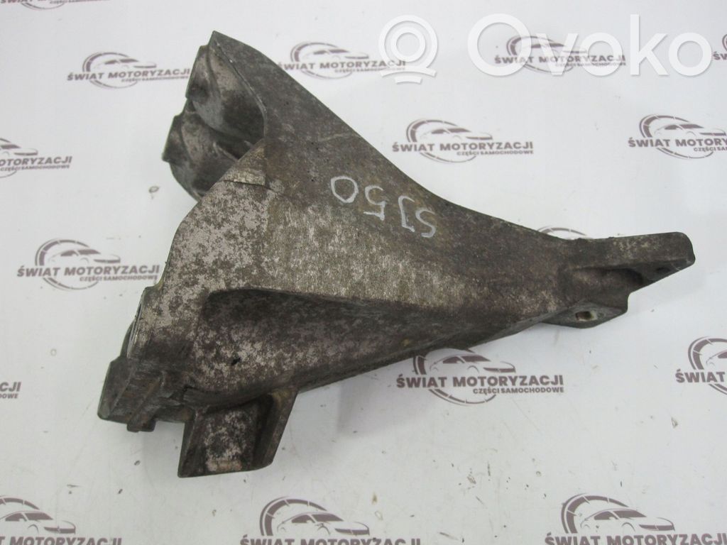 Engine mounting bracket   N47D20A,138074,143KM
