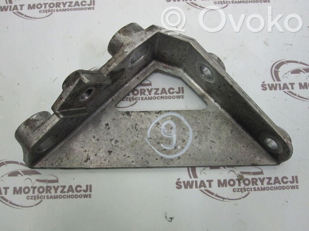 BMW 6 E63 E64 Vairo stiprintuvo siurblio tvirtinimo kronšteinas 