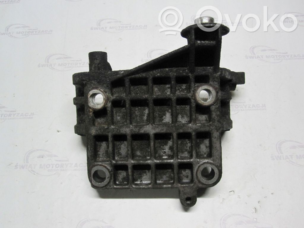Audi A5 8T 8F Engine mounting bracket 