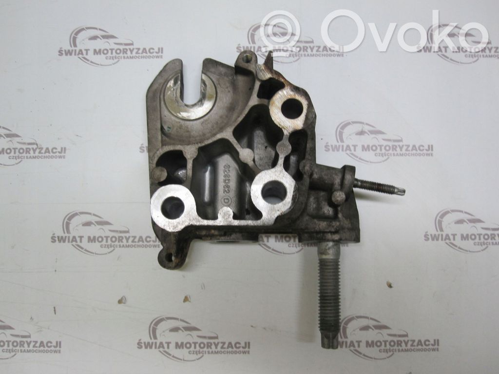 Engine mounting bracket   451GB,140KM