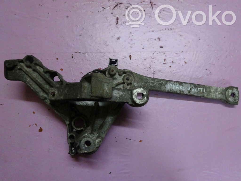 Renault Trafic III (X82) Engine mounting bracket 