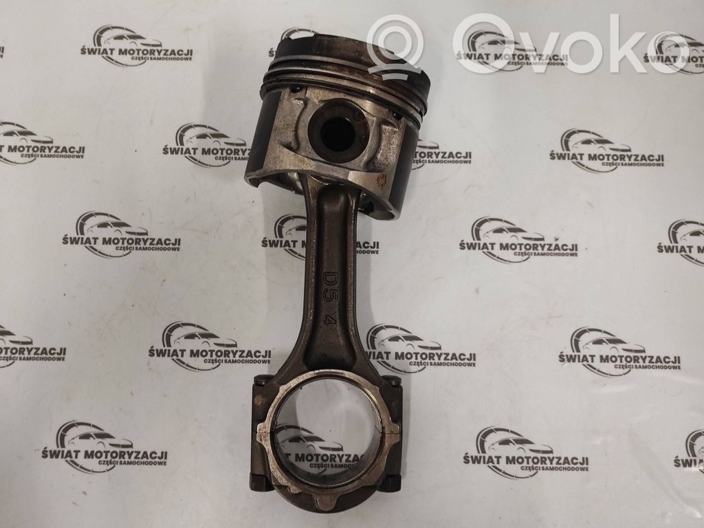Mitsubishi L200 Piston with connecting rod 