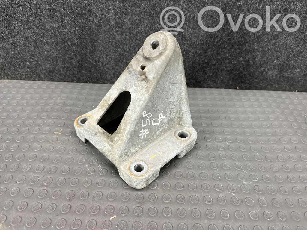Jaguar XF X250 Engine mounting bracket 