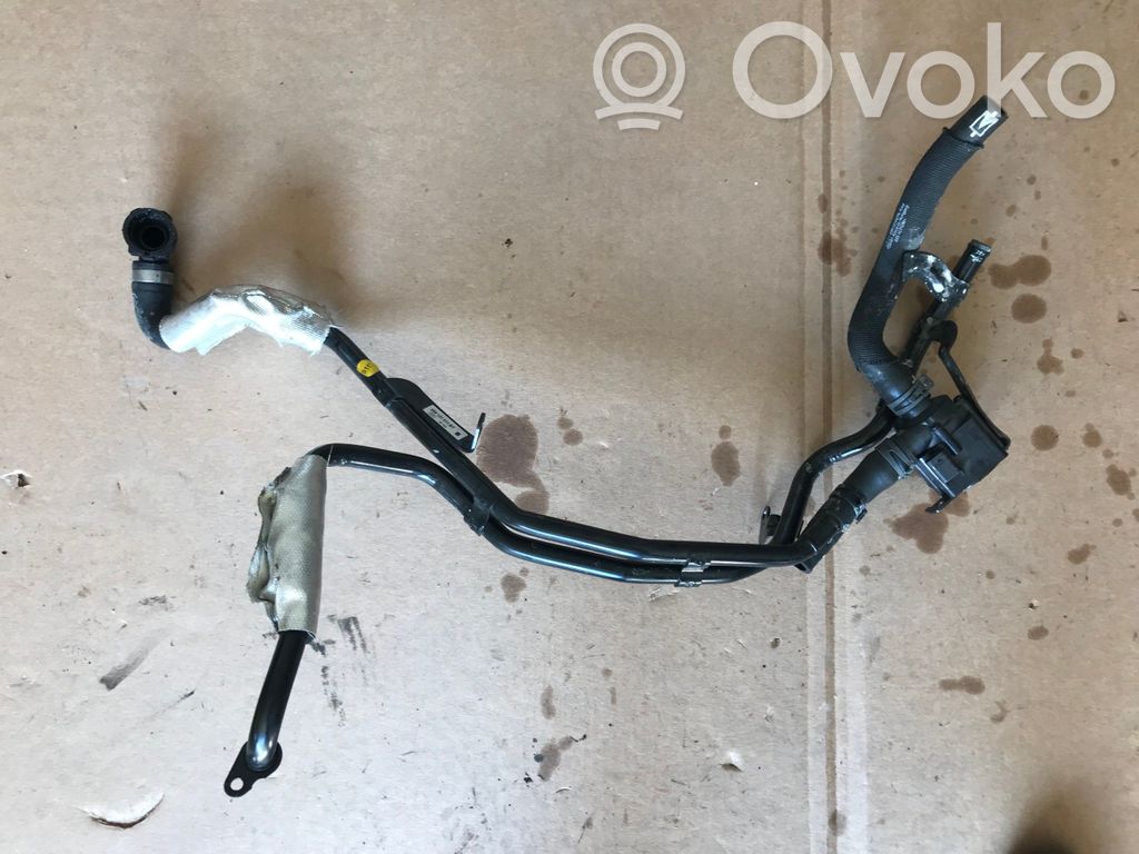 Audi A7 S7 4K8 Engine coolant pipe/hose 