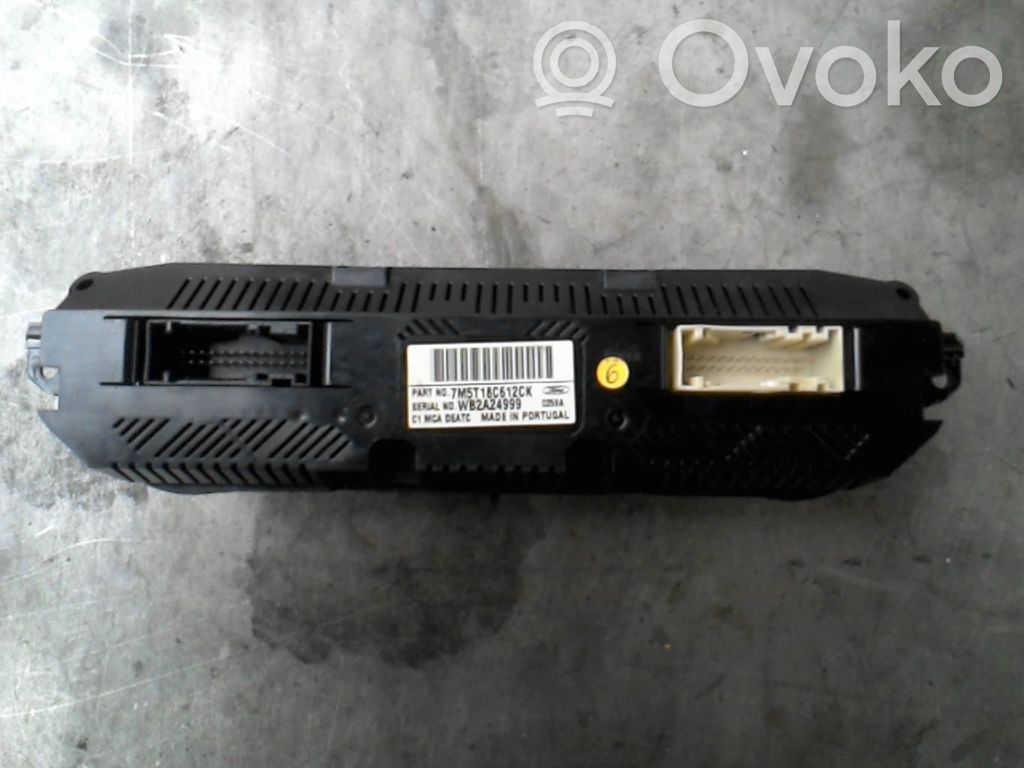 Ford C-MAX I Climate control unit 