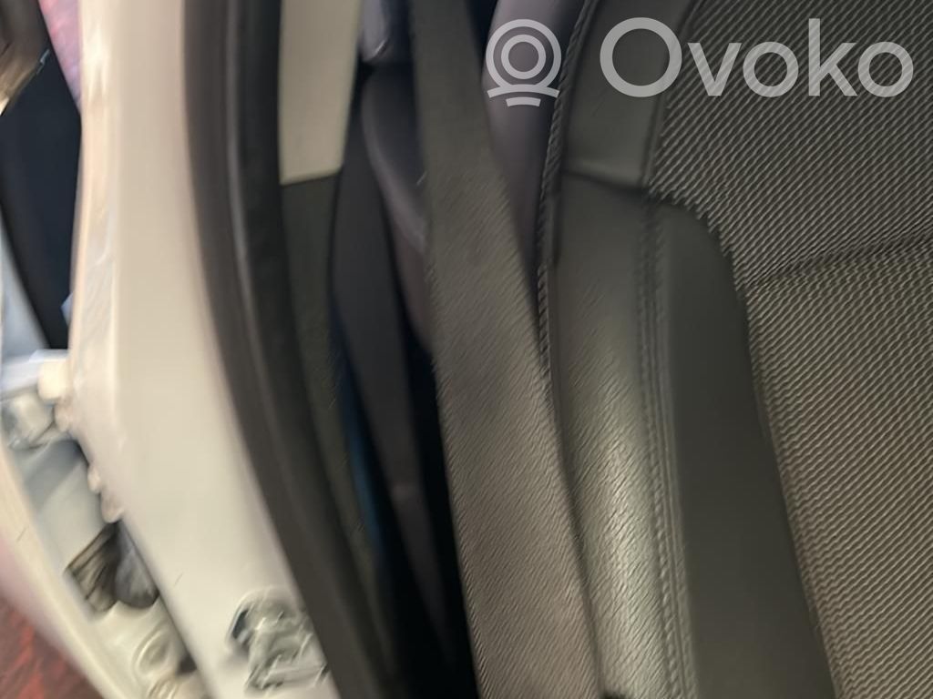 Opel Astra J Cinturón delantero 