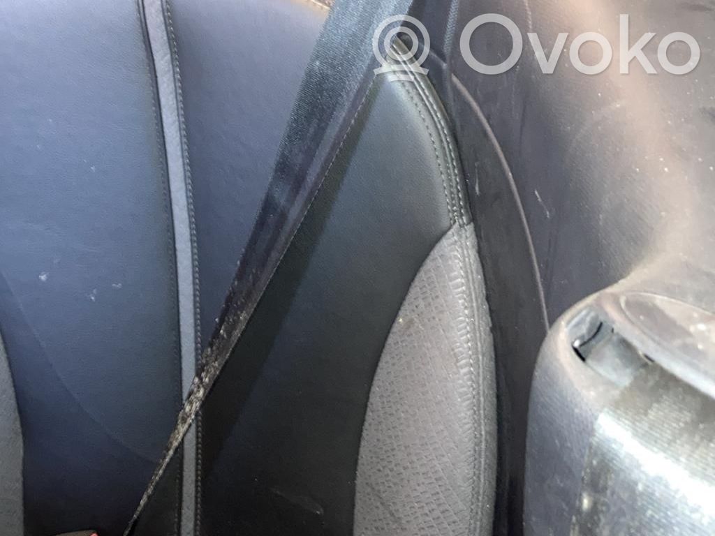 Nissan Micra Cinturón trasero 