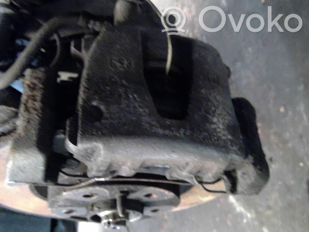 Alfa Romeo 156 Zacisk hamulcowy przedni 