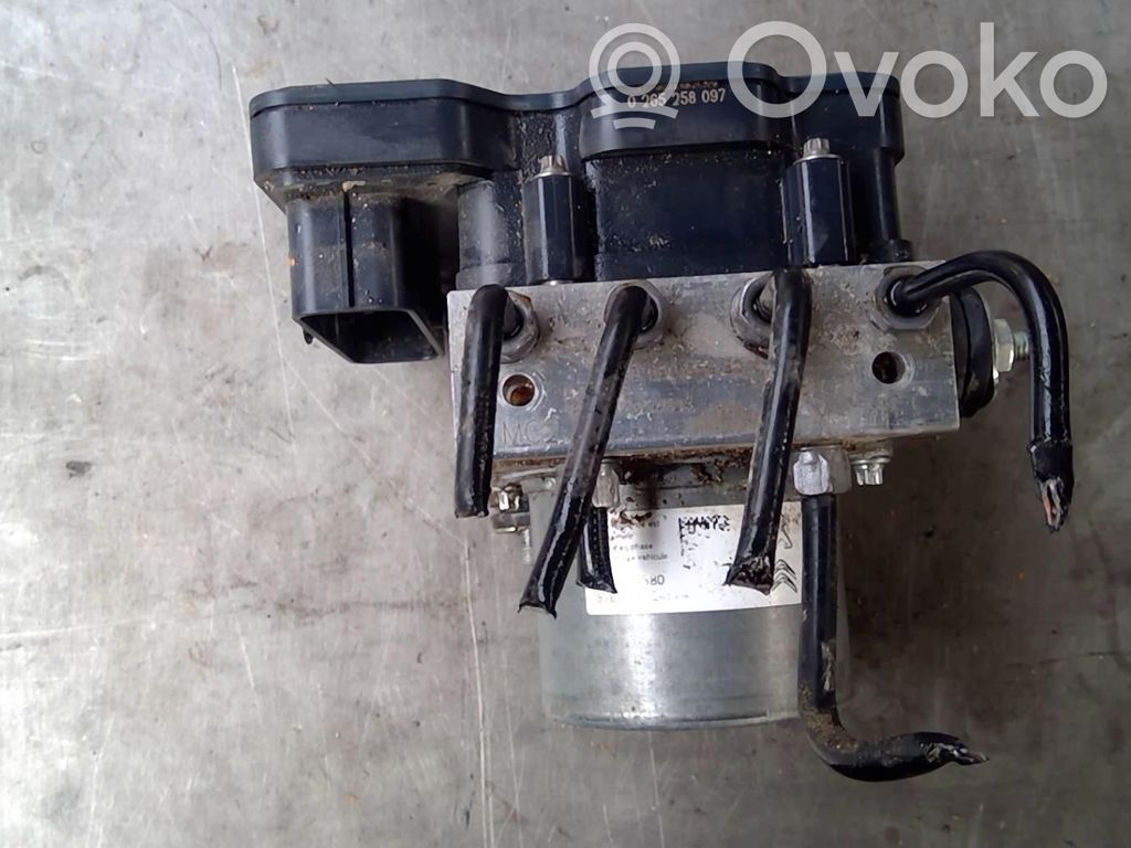 Citroen C4 Cactus ABS bloks 