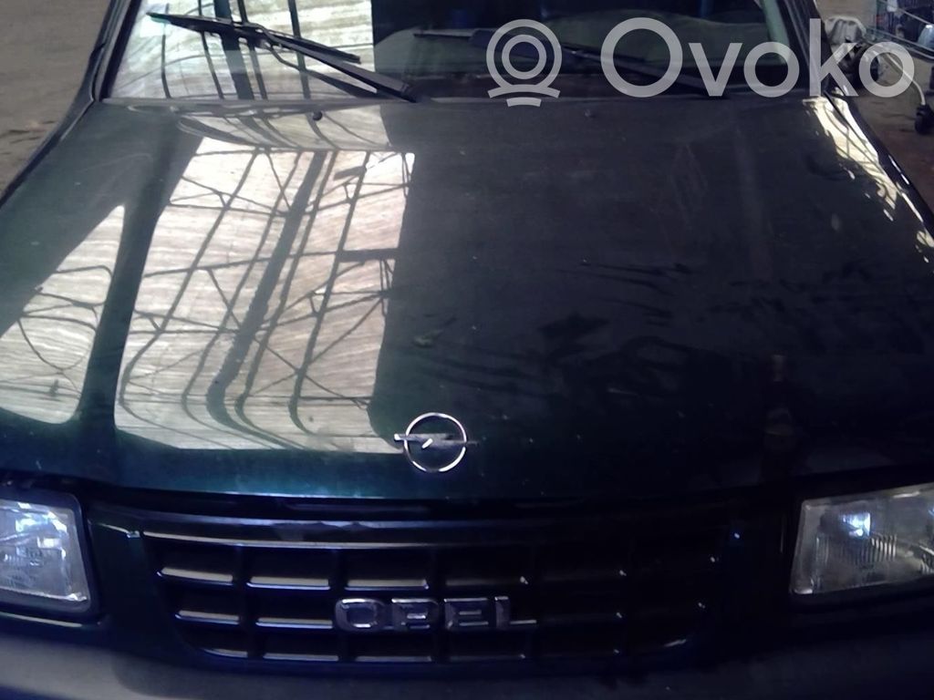Opel Frontera B Dzinēja pārsegs (vāks) 
