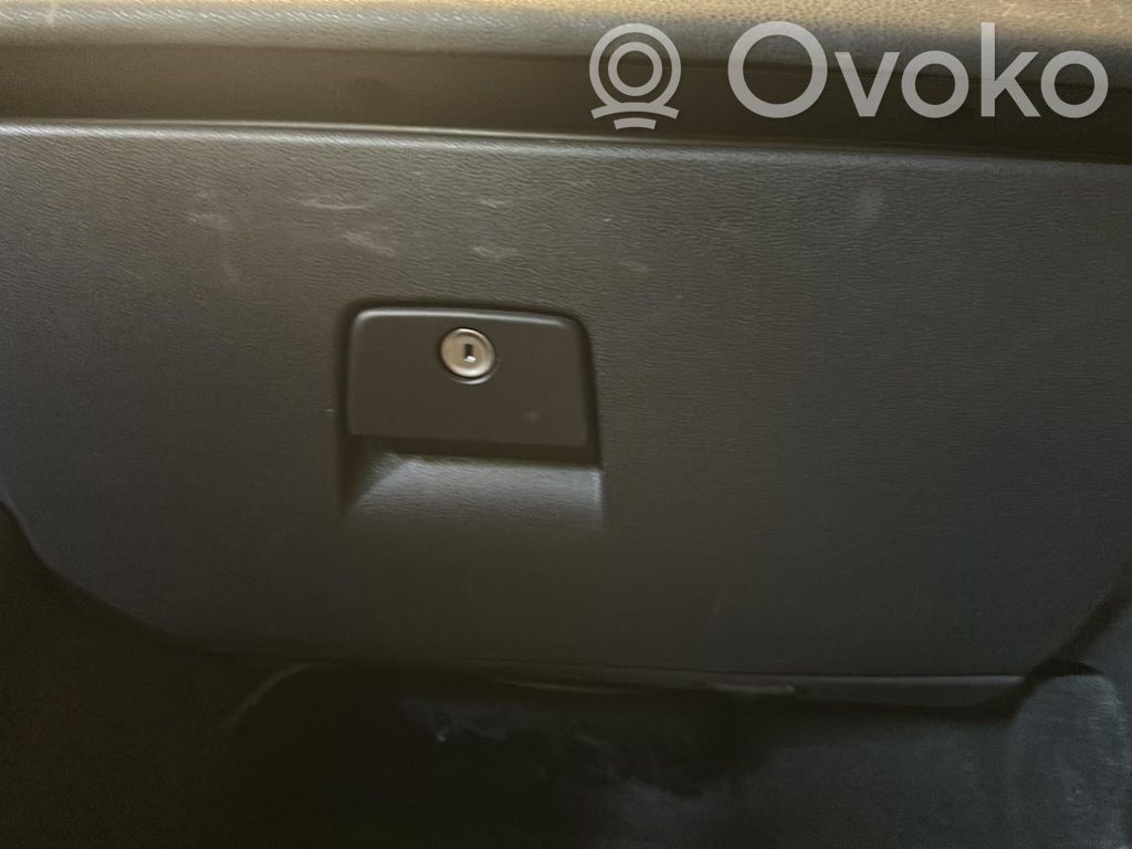 Volvo V50 Daiktadėžės (bordačioko) komplektas 